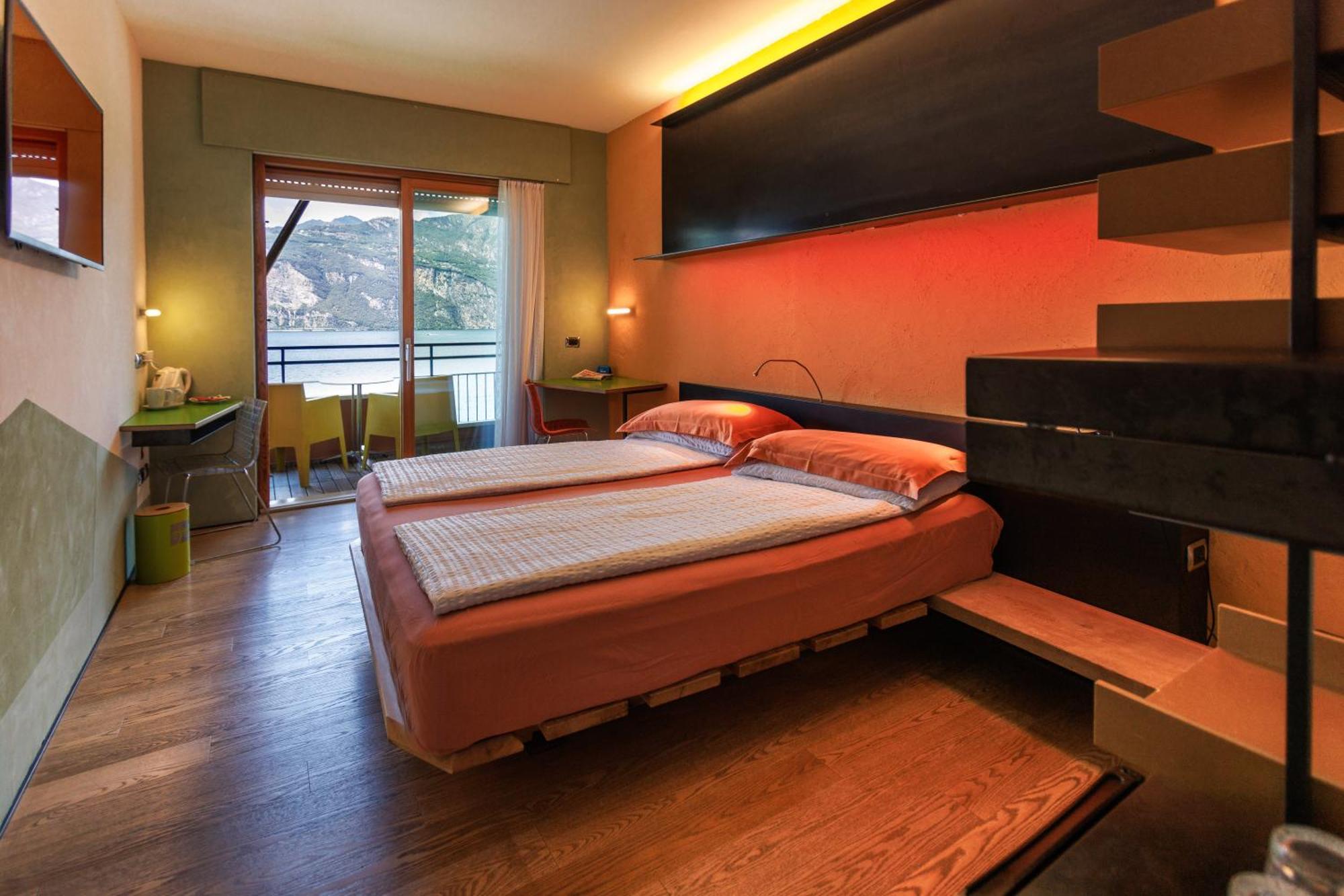 Ambienthotel Primaluna Malcesine Eksteriør billede